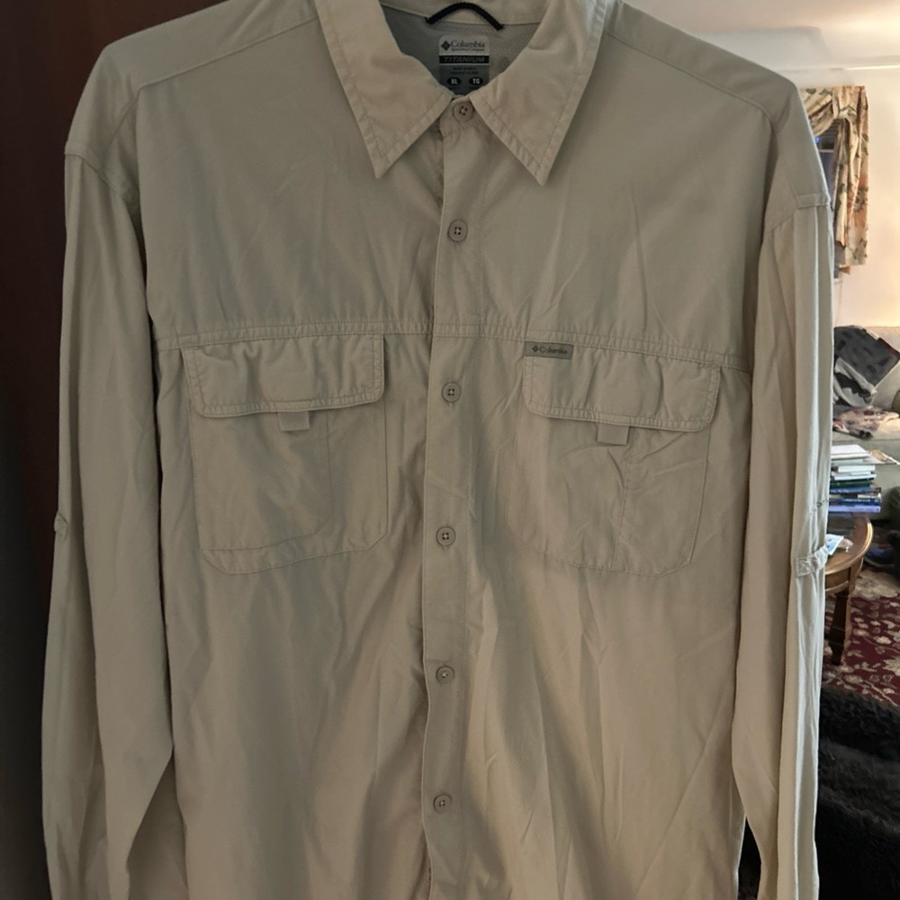 Columbia Tan Titanium Long Sleeve Shirt Omni Dry XL Vented Sleeve on back